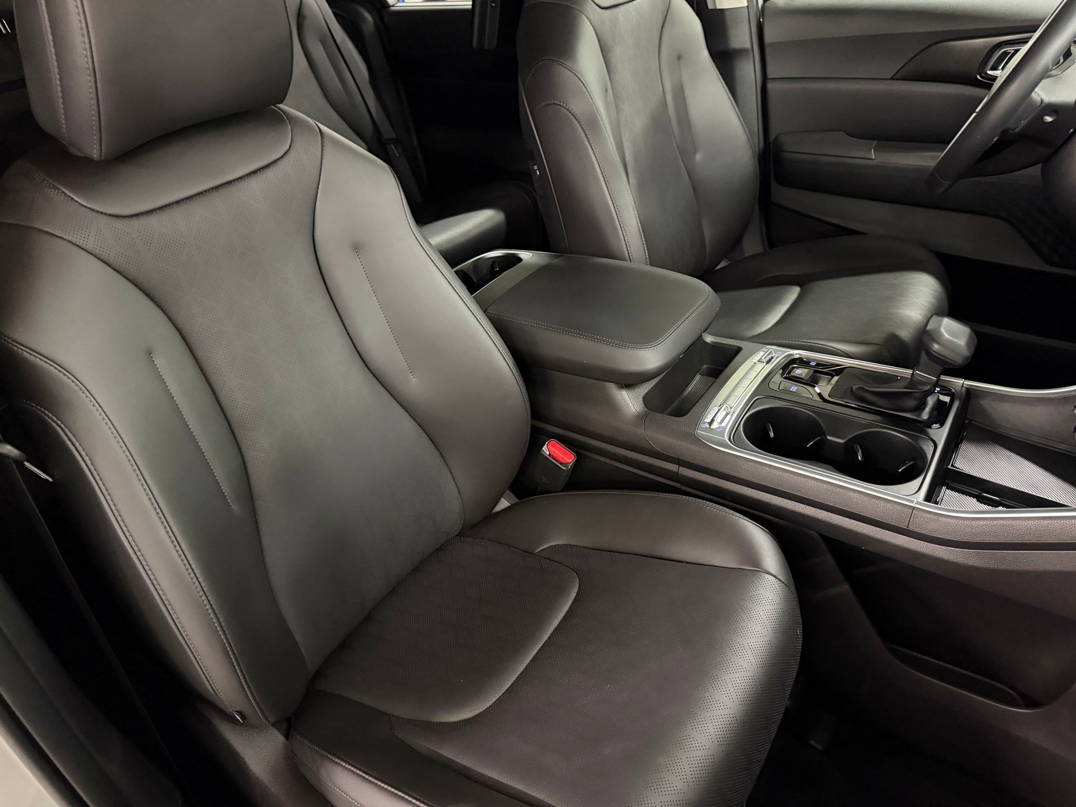 Used 2025 Kia Carnival SX FWD image 58