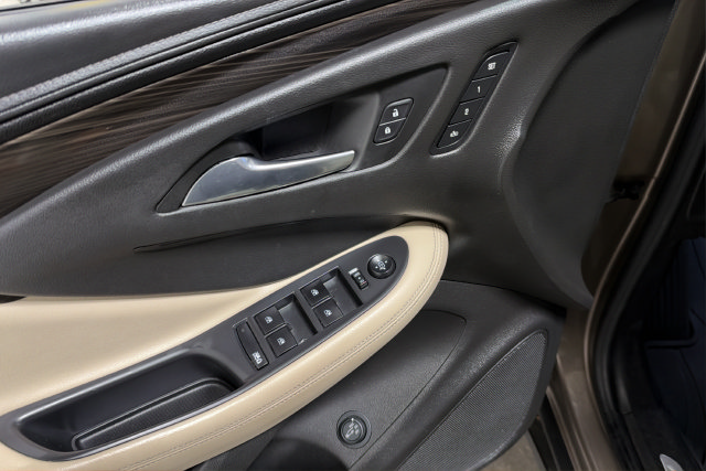 Used 2019 Buick Envision Essence AWD/4WD image 21