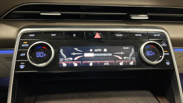 Used 2024 Genesis GV80 3.5T Advanced AWD/4WD image 18