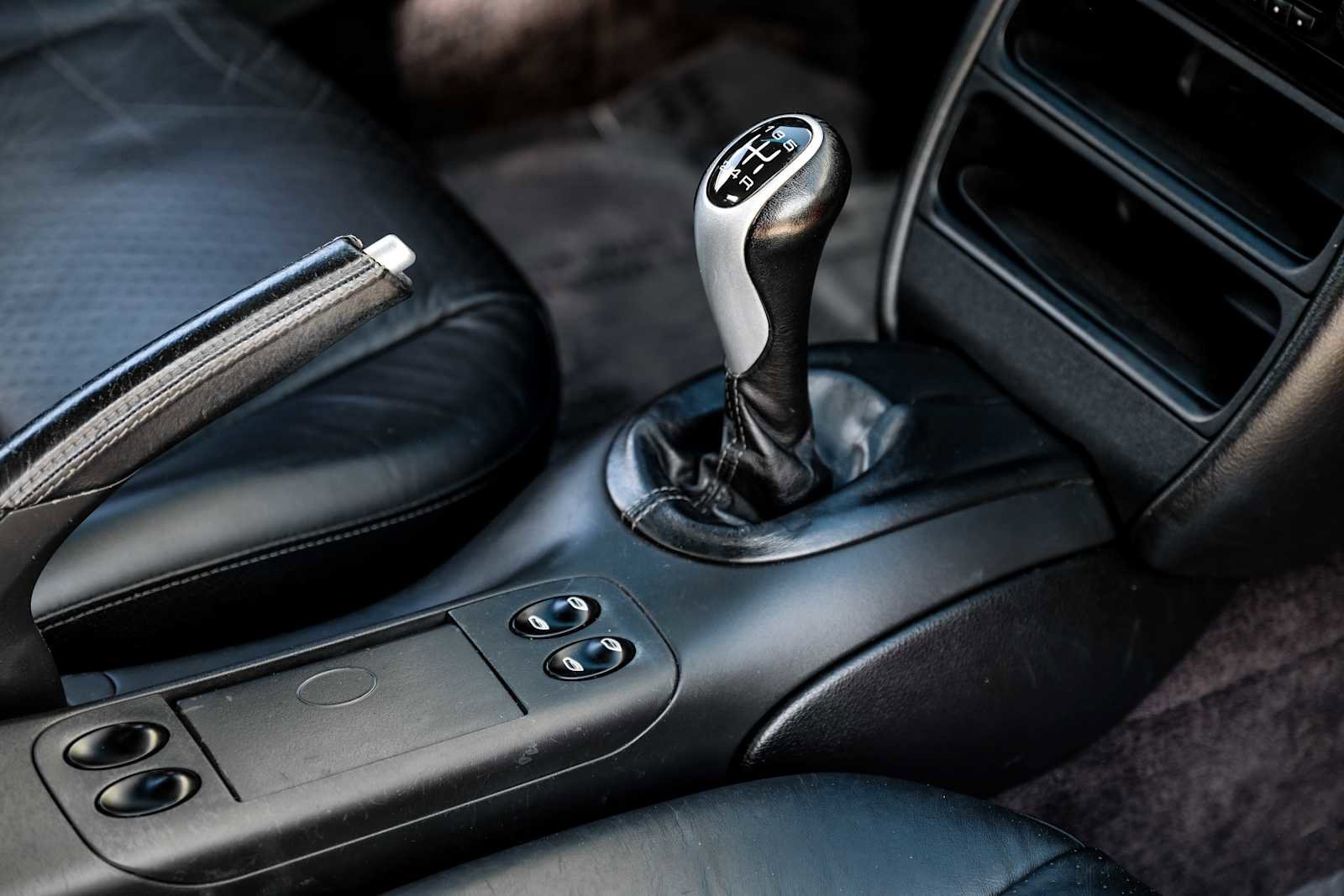 Used 2004 Porsche Boxster image 24