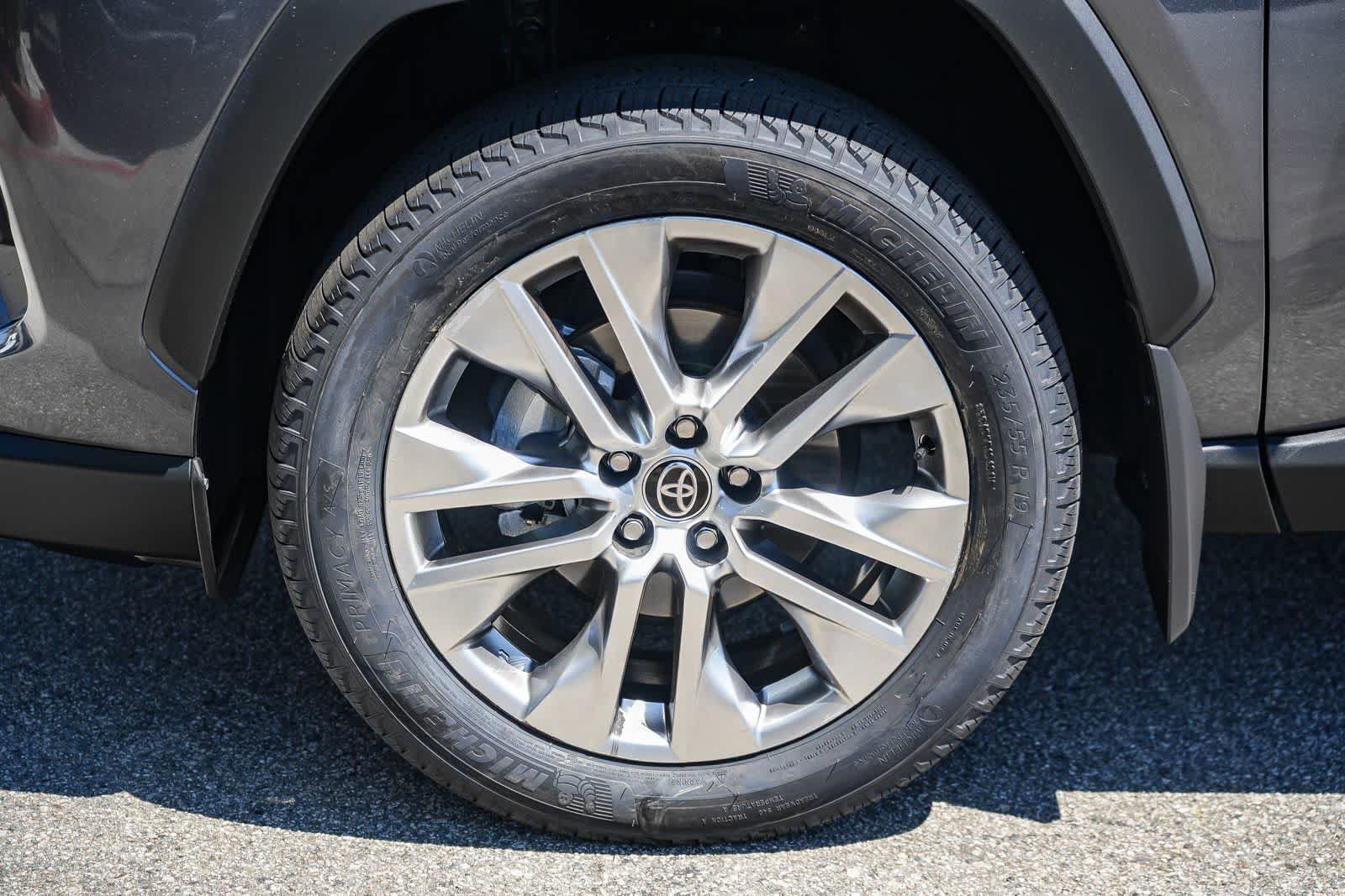 Used 2025 Toyota RAV4 XLE Premium FWD image 8