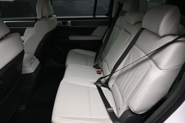 Used 2025 Hyundai Santa Fe SEL FWD image 19