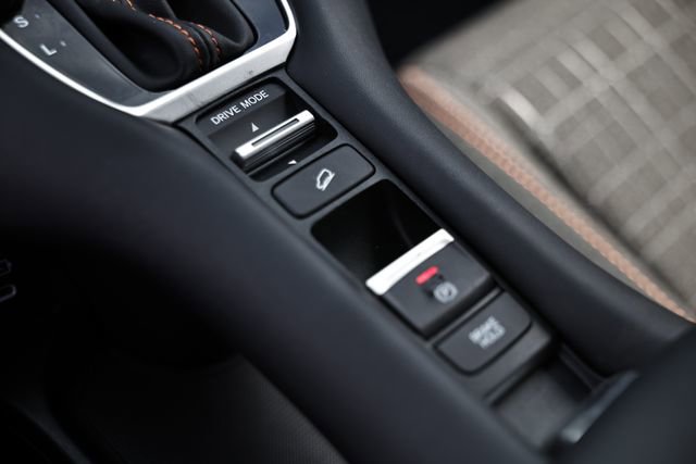 Certified 2025 Honda HR-V Sport image 40