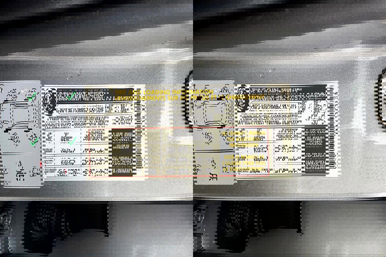 Used 2021 Volkswagen Tiguan SE image 35