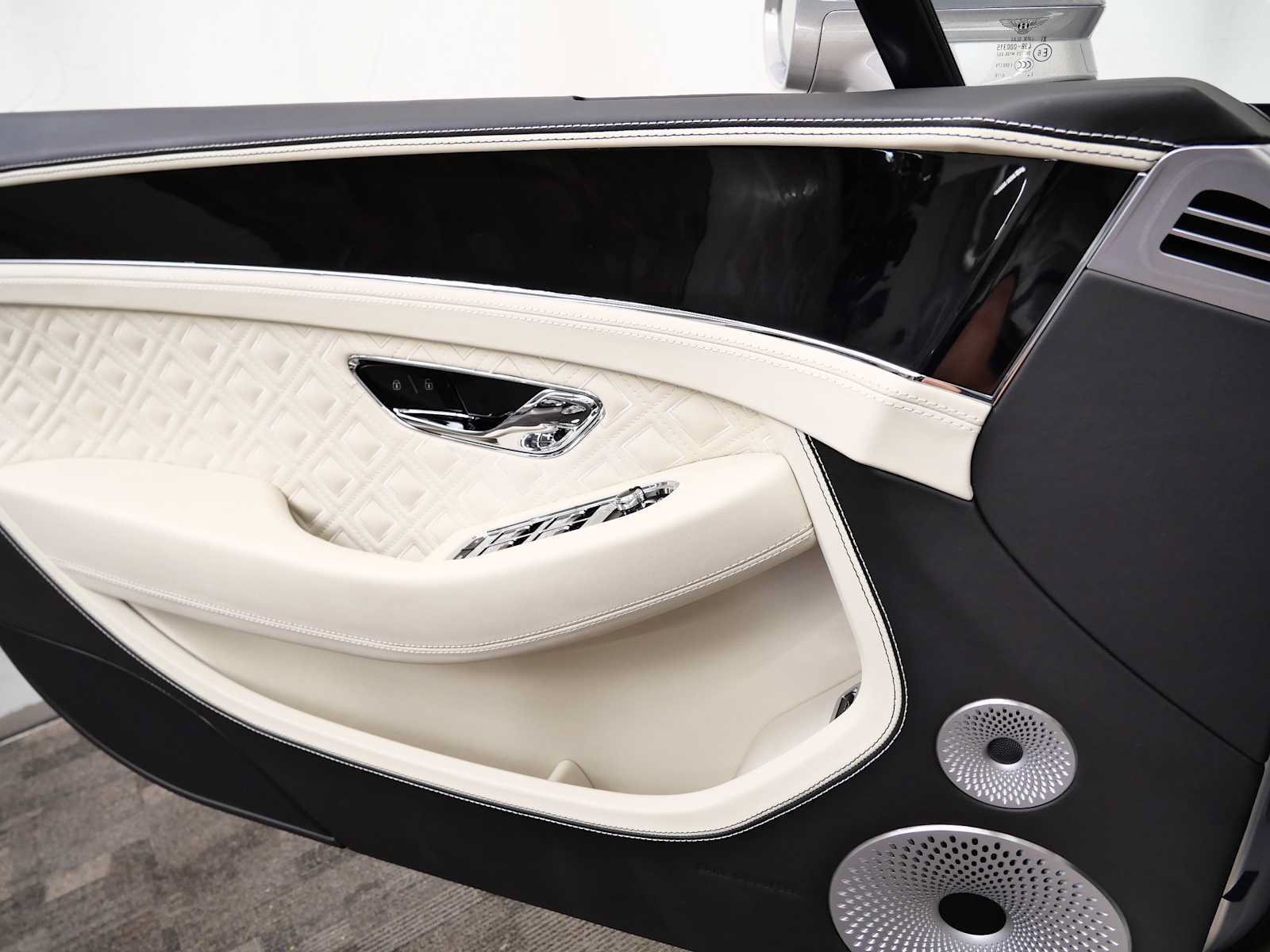 Used 2022 Bentley Continental GT AWD/4WD image 29