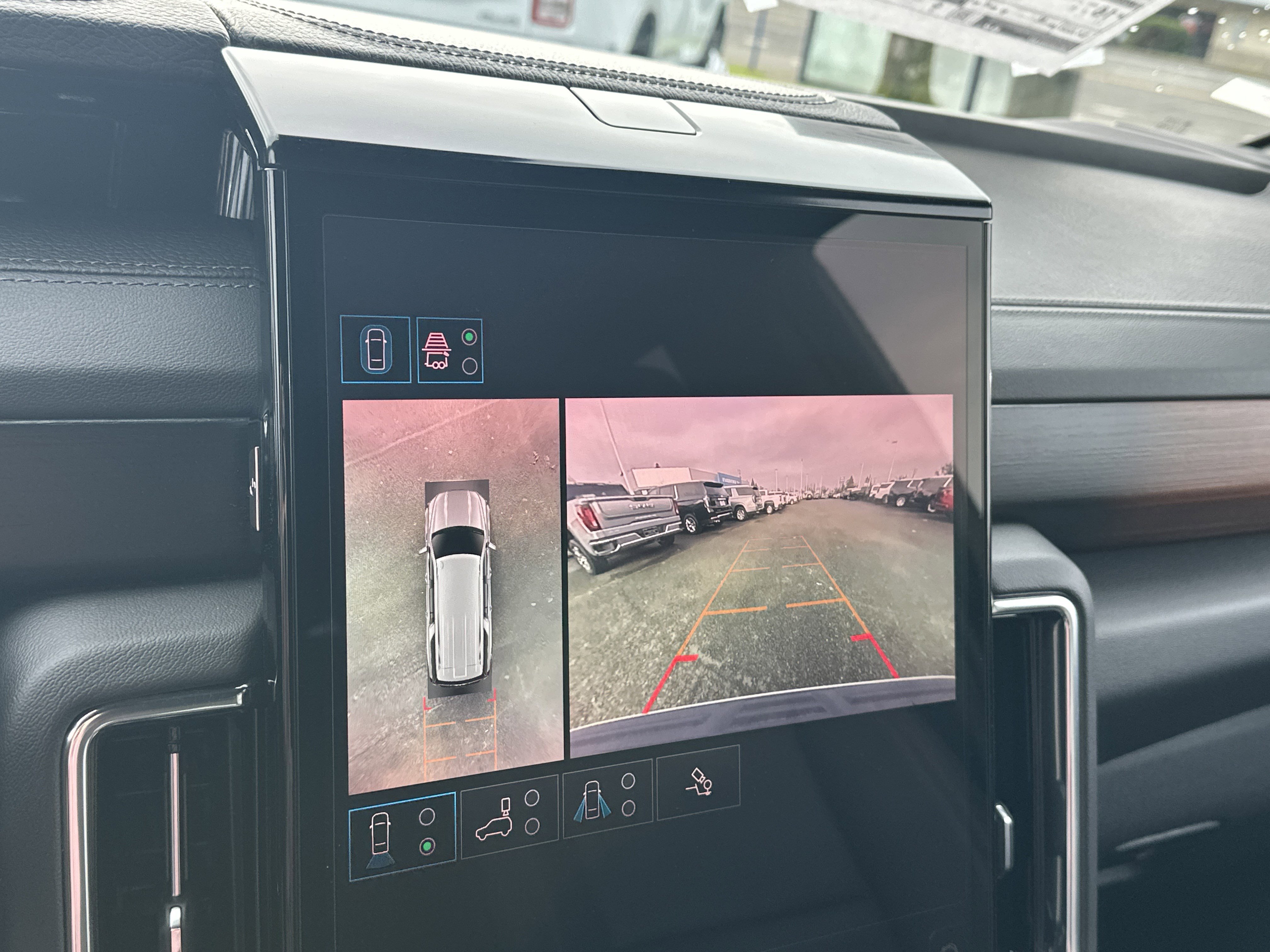 Certified 2025 GMC Yukon XL Denali image 22