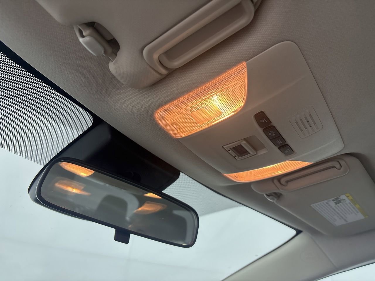 Used 2020 Toyota Corolla LE image 20
