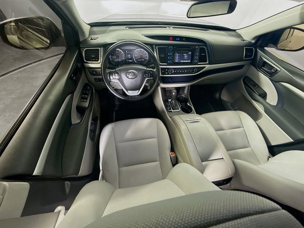 Certified 2019 Toyota Highlander LE image 20