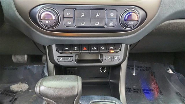 Used 2021 Chevrolet Colorado Z71 image 50