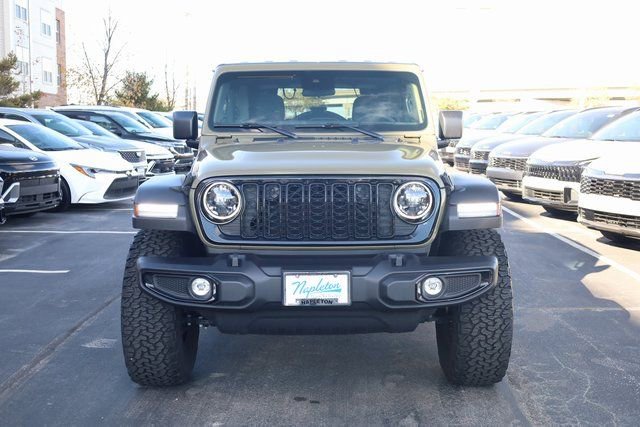 Used 2025 Jeep Wrangler Sport video 2