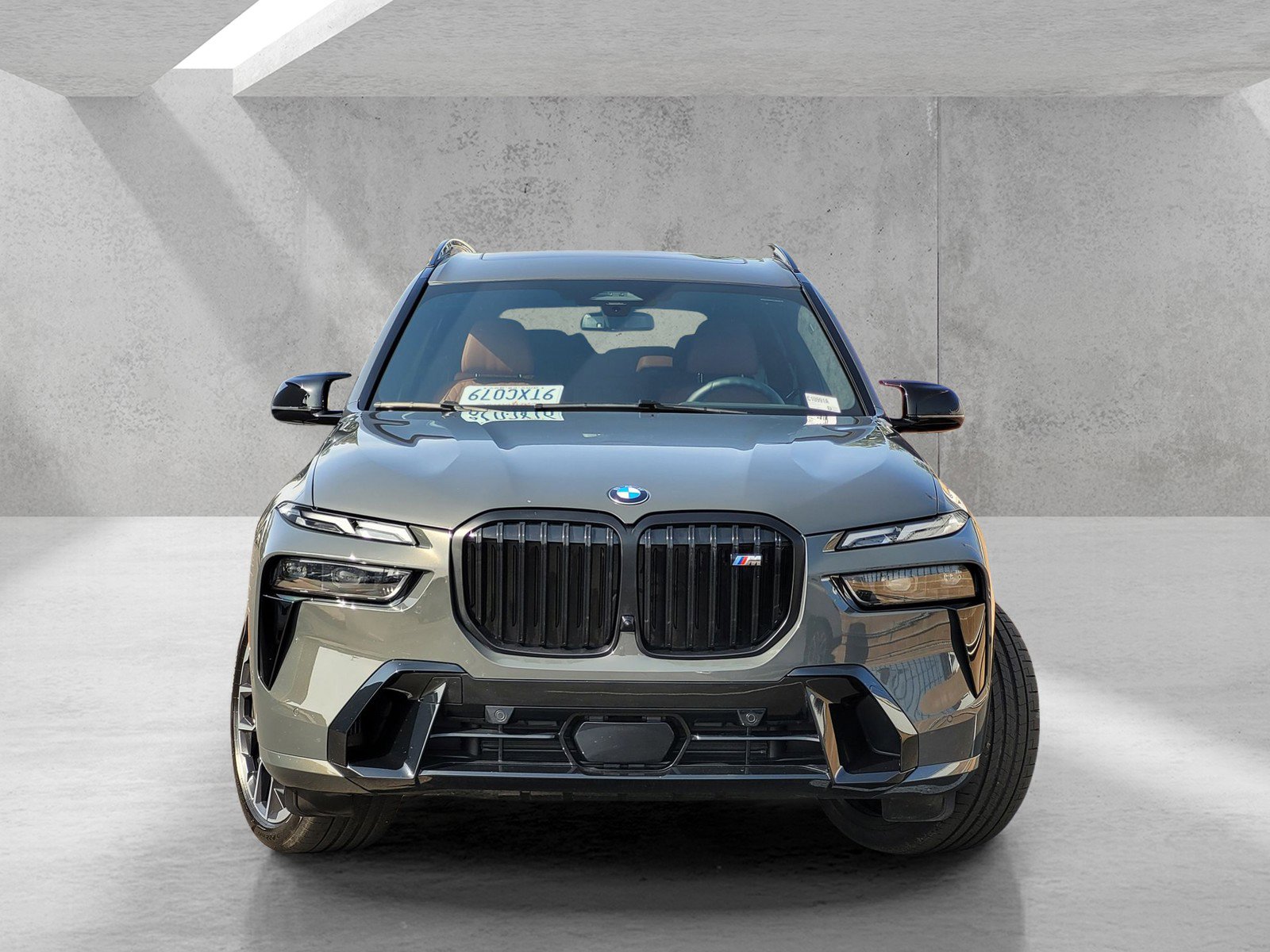 Used 2025 BMW X7 M60i w/ Climate Comfort Package image 2