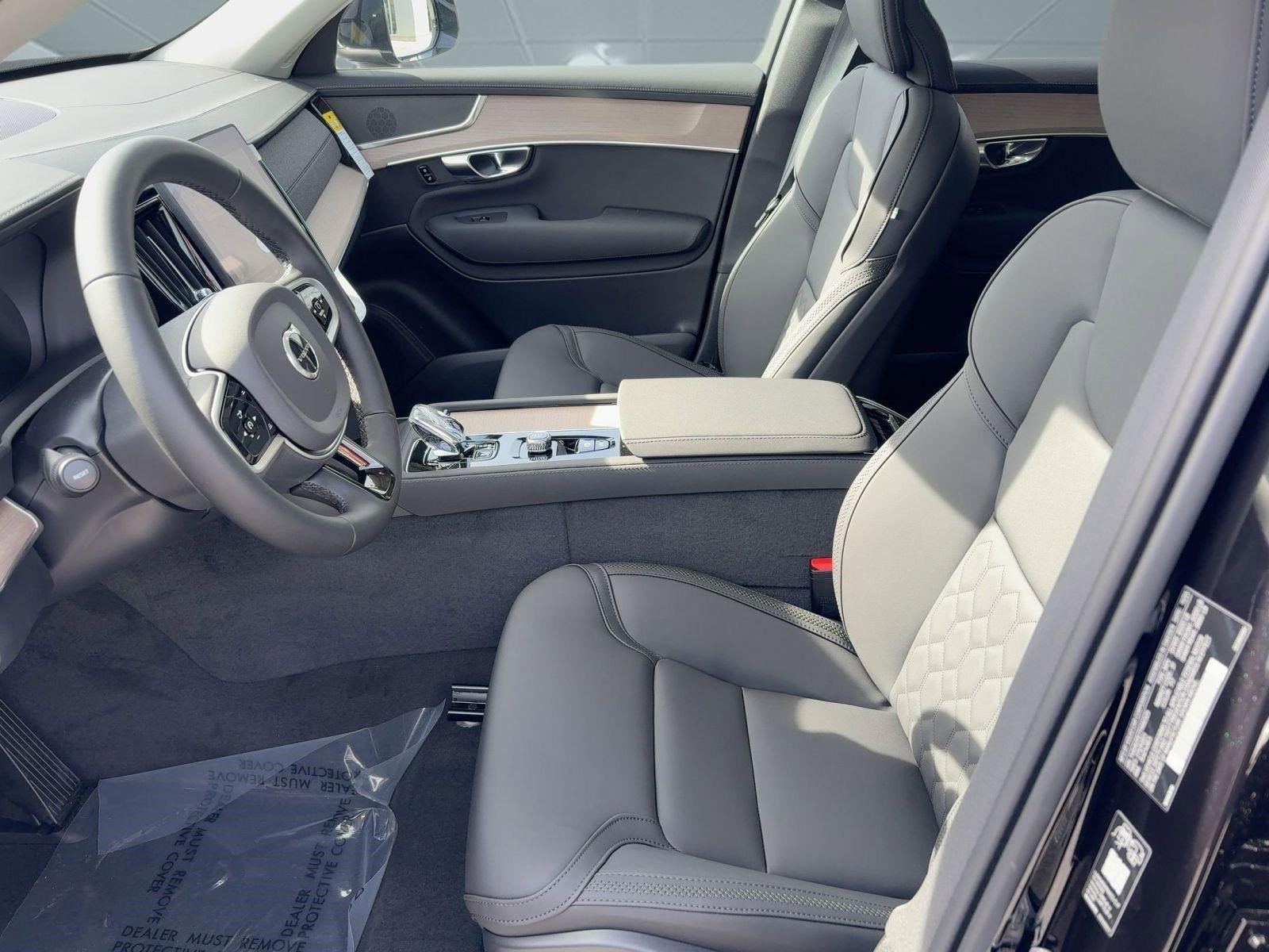 New 2026 Volvo XC90 T8 Plus w/ Protection Package image 5