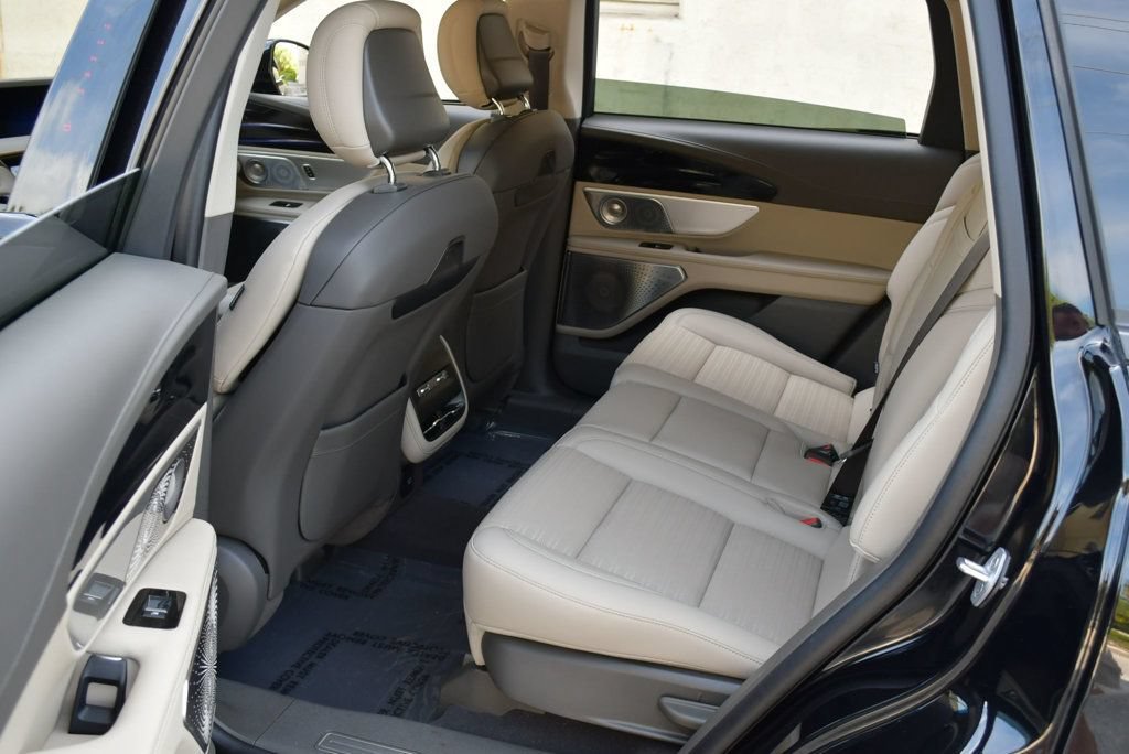 Used 2024 Lincoln Nautilus Reserve w/ Equipment Group 203A AWD/4WD image 17
