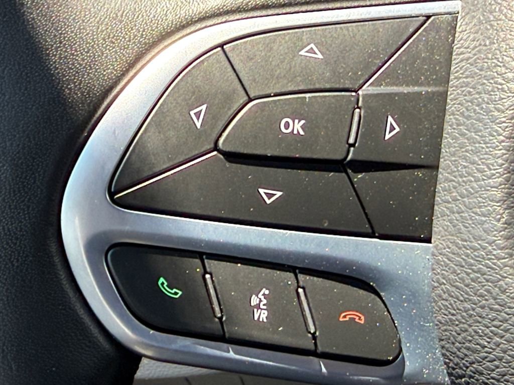 Used 2020 Chrysler Pacifica Touring-L FWD image 19