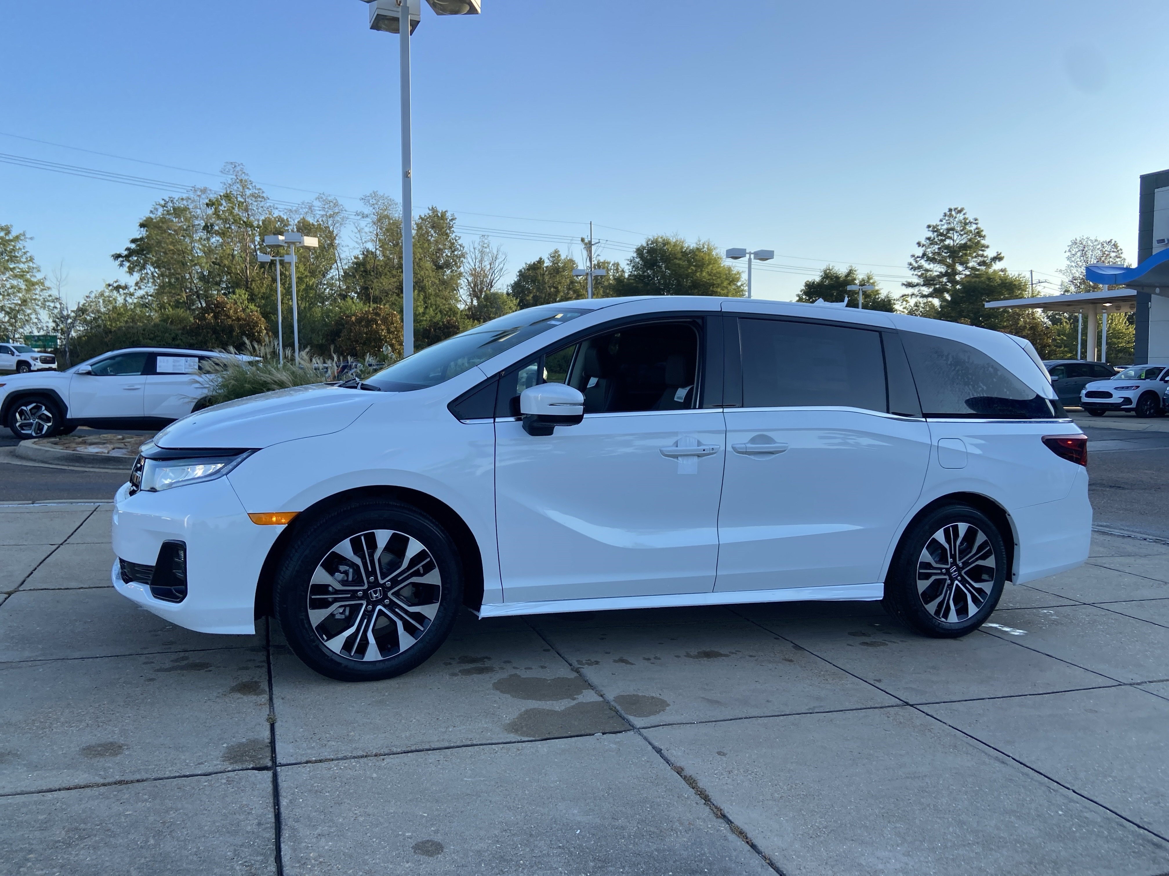 New 2027 Honda Odyssey Elite image 5