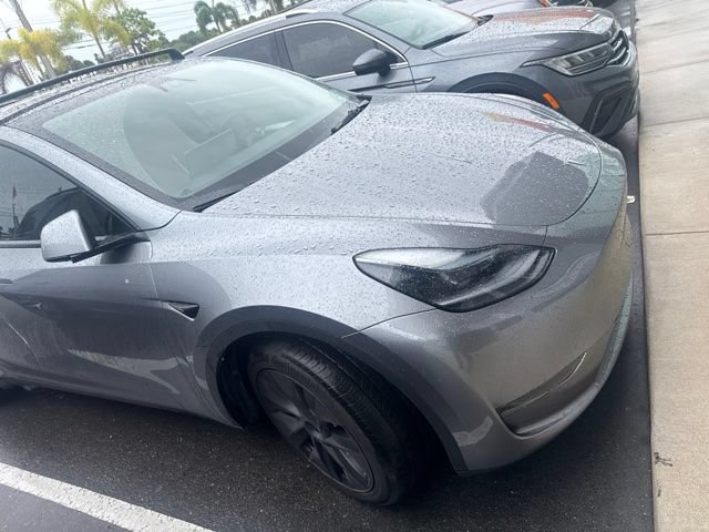 Used 2025 Tesla Model Y Long Range AWD/4WD image 4
