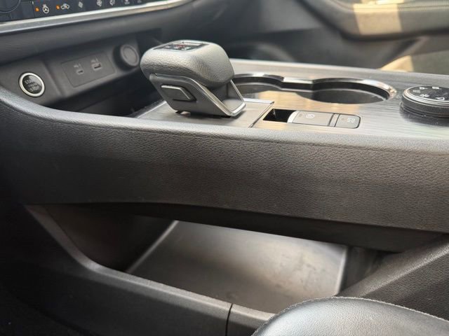 Used 2023 Nissan Rogue SV w/ SV Premium B Package image 25