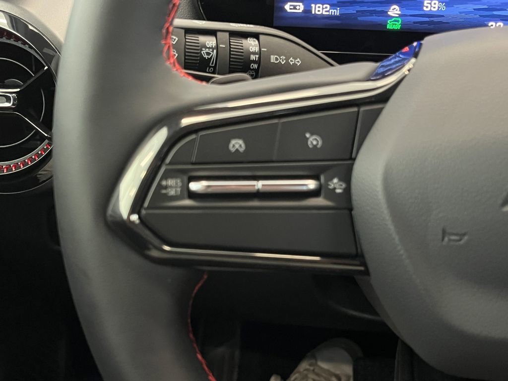 Used 2025 Chevrolet Equinox EV RS image 21