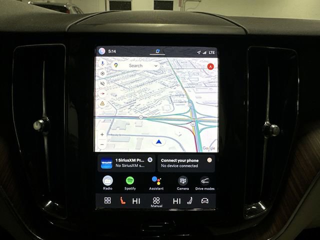 Used 2022 Volvo XC60 B5 Momentum image 24