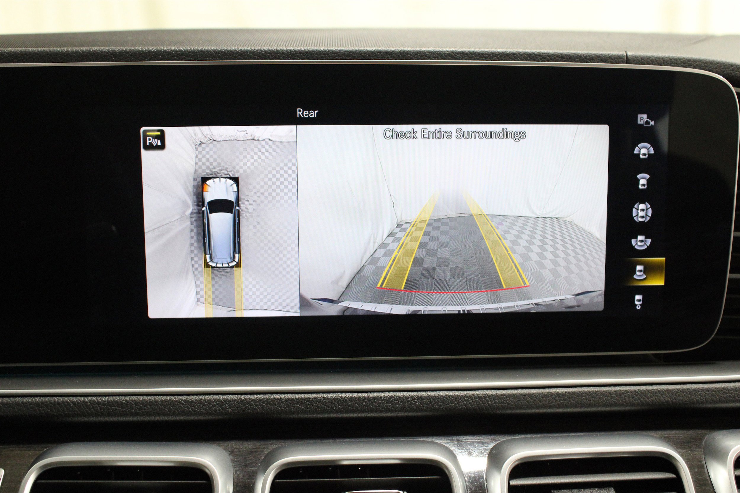 Used 2020 Mercedes-Benz GLS 450 4MATIC w/ Convenience Package image 17