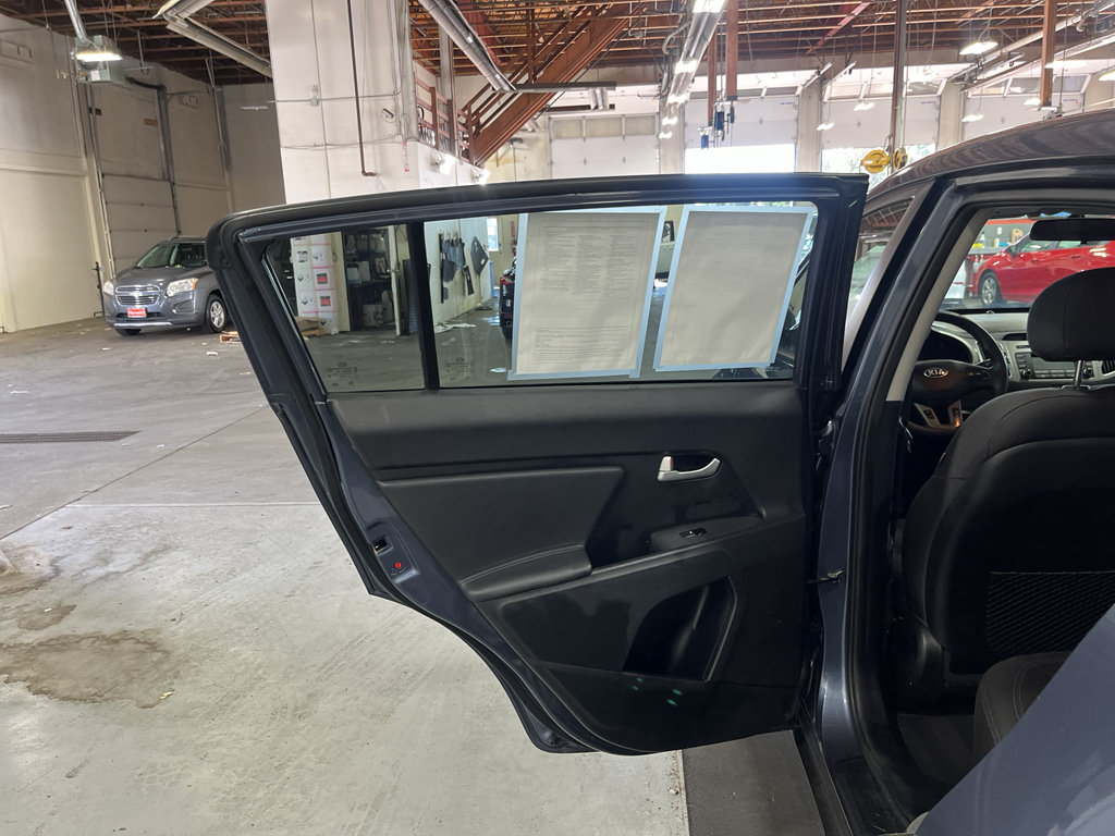 Used 2016 Kia Sportage LX AWD/4WD image 31
