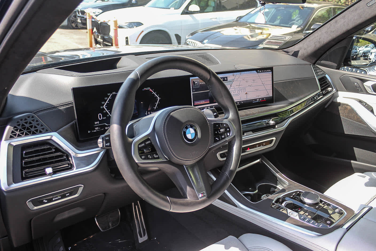 Used 2026 BMW X7 xDrive40i w/ M Sport Package AWD/4WD image 17