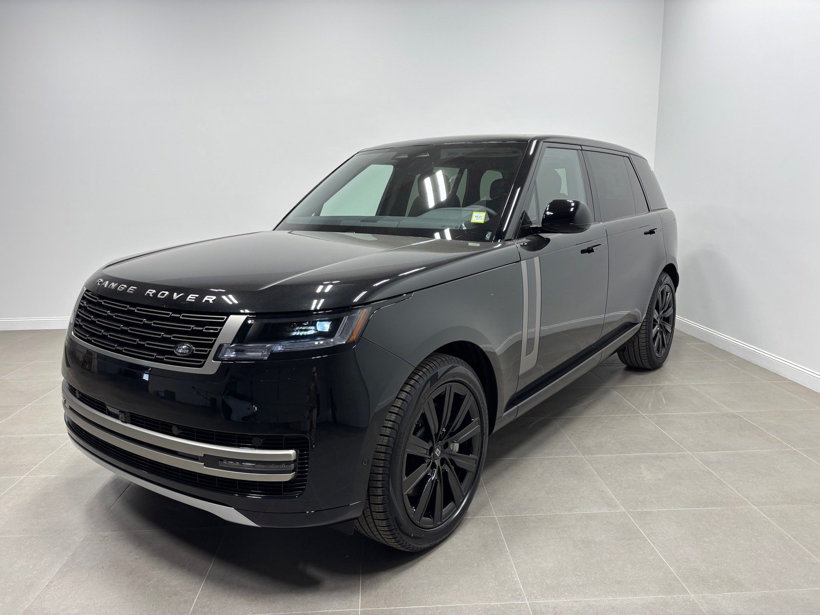 New 2027 Land Rover Range Rover Long Wheelbase SE AWD/4WD image 1