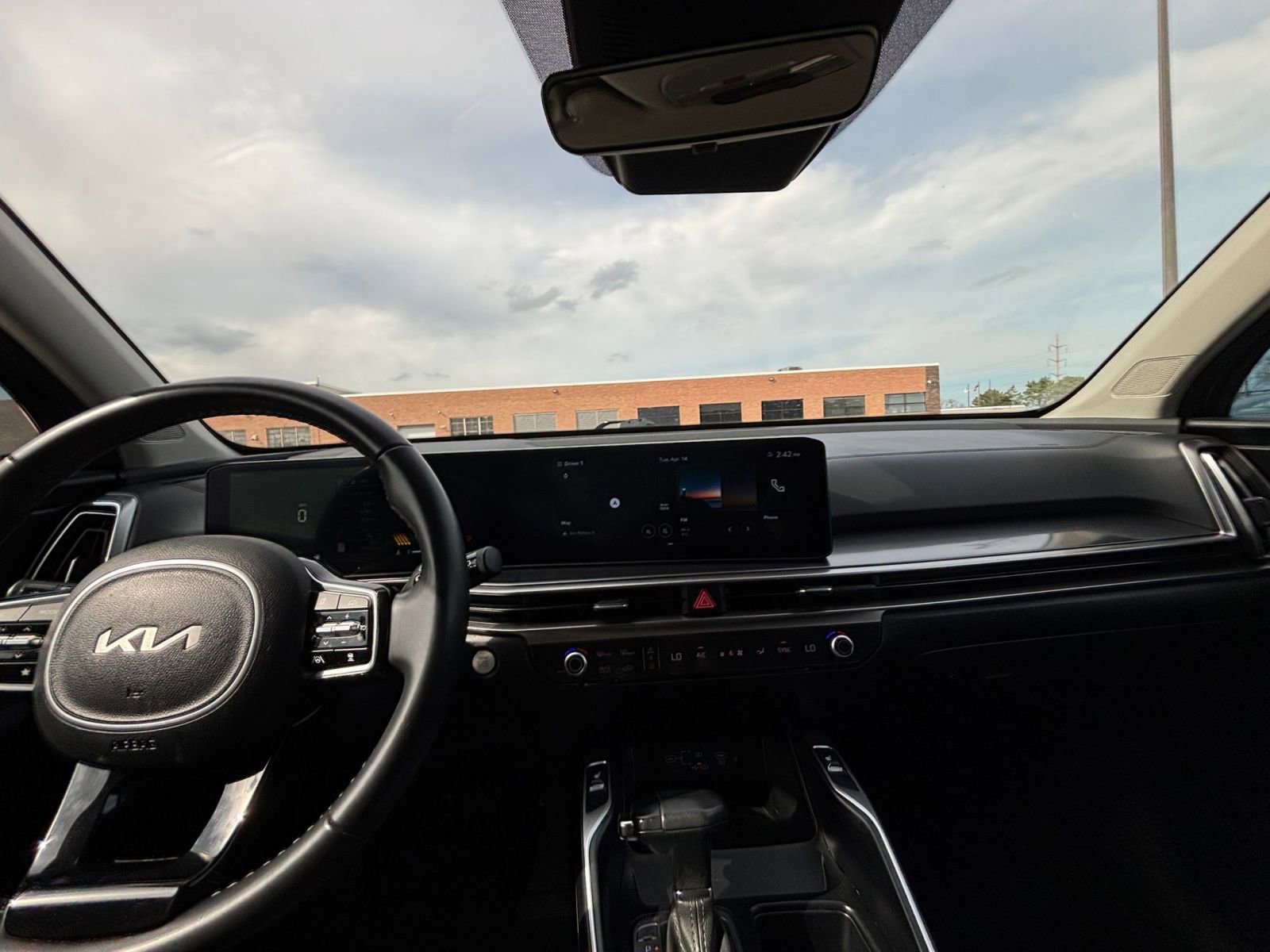 Used 2024 Kia Sorento S image 36