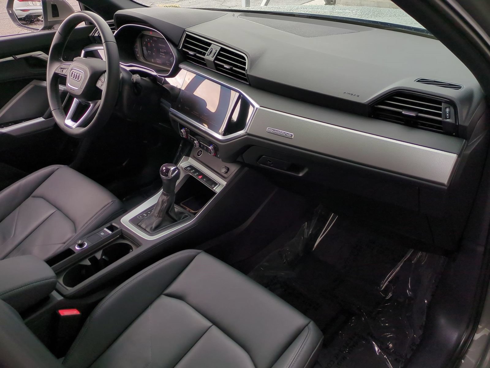 Used 2023 Audi Q3 2.0T Premium w/ Convenience Package AWD/4WD image 22