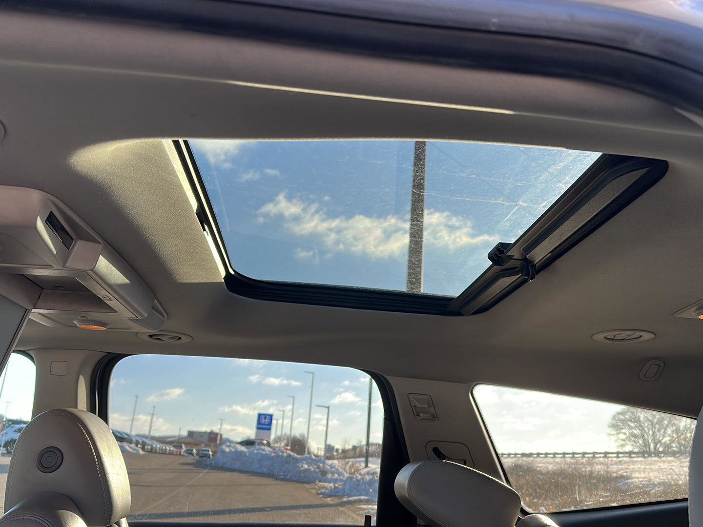 Used 2015 Chevrolet Traverse LT image 22