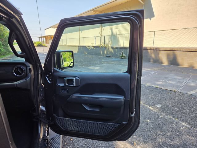 Used 2022 Jeep Wrangler Unlimited Sahara w/ Cold Weather Group AWD/4WD image 22