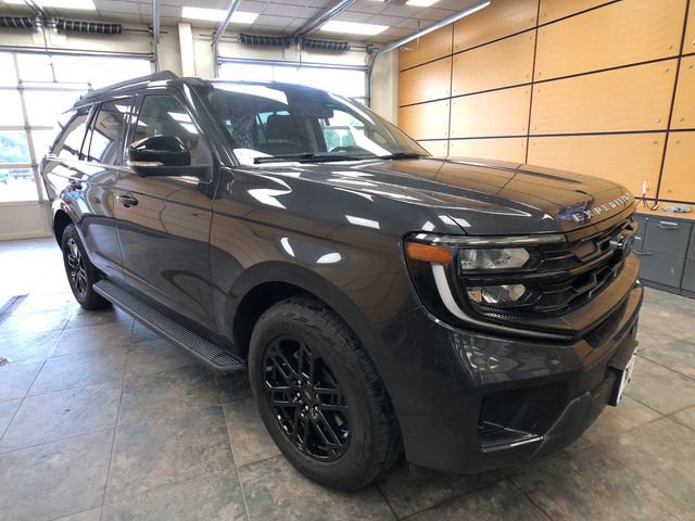 Used 2025 Ford Expedition Active AWD/4WD image 1