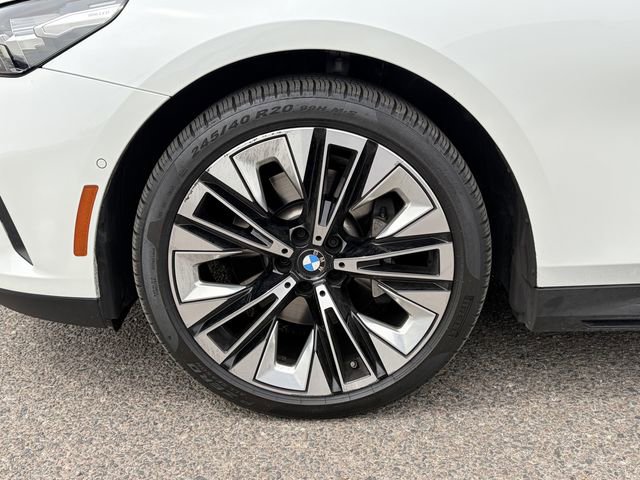 Used 2025 BMW 530i xDrive AWD/4WD image 10