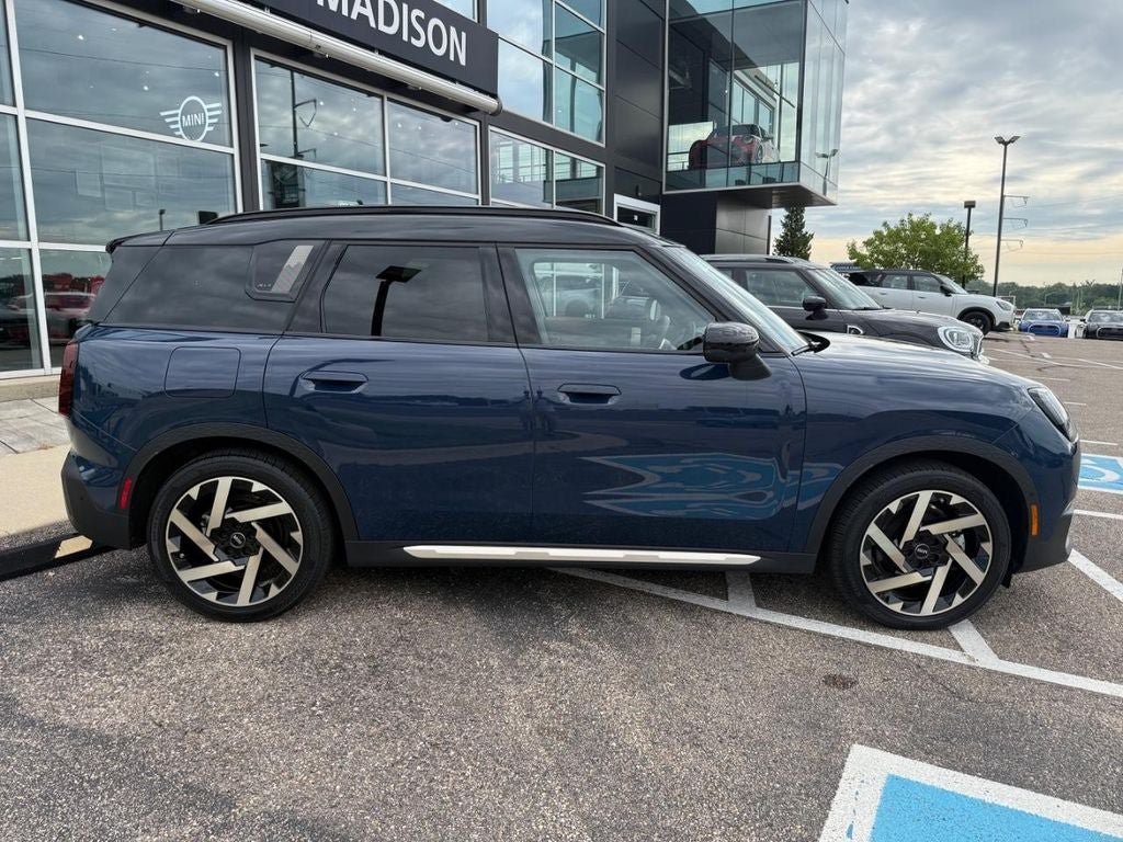 Used 2025 MINI Cooper Countryman SE AWD/4WD image 2