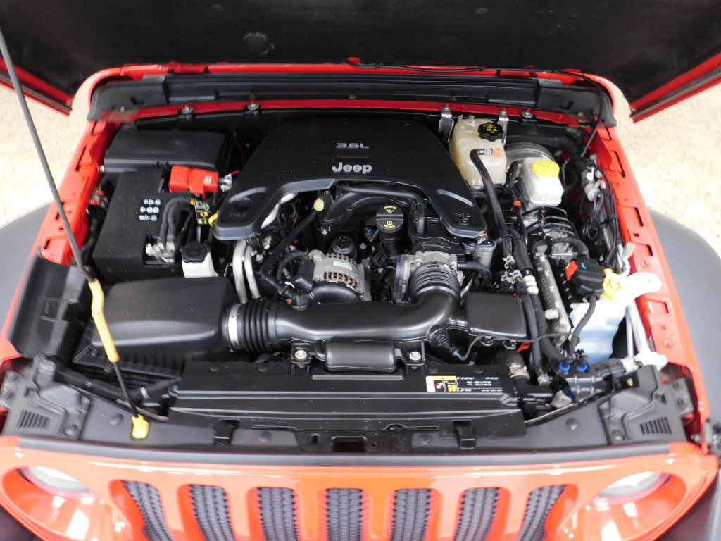 Used 2019 Jeep Wrangler Sport w/ Quick Order Package 23S AWD/4WD image 13