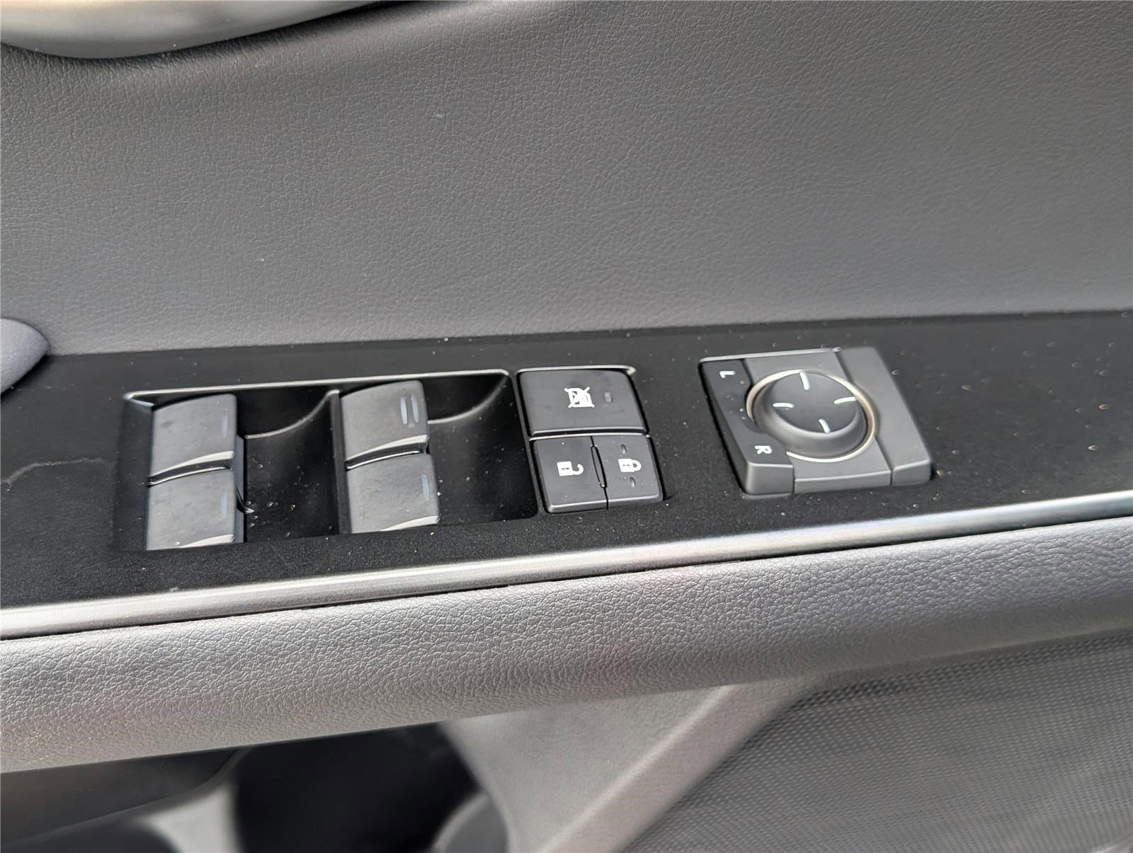 Used 2024 Lexus UX 250h AWD image 18