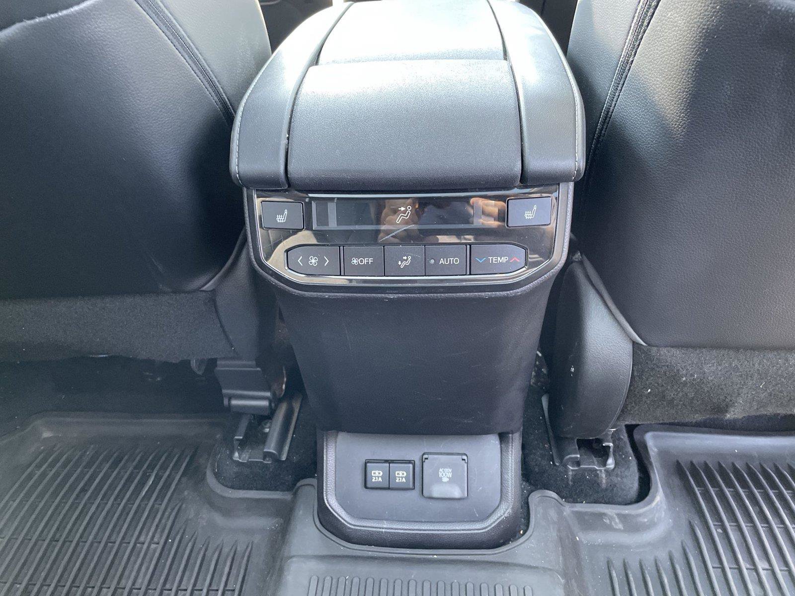 Used 2021 Toyota Highlander Platinum AWD/4WD image 31