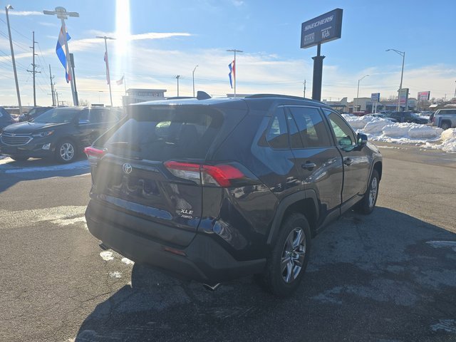Used 2022 Toyota RAV4 XLE image 5