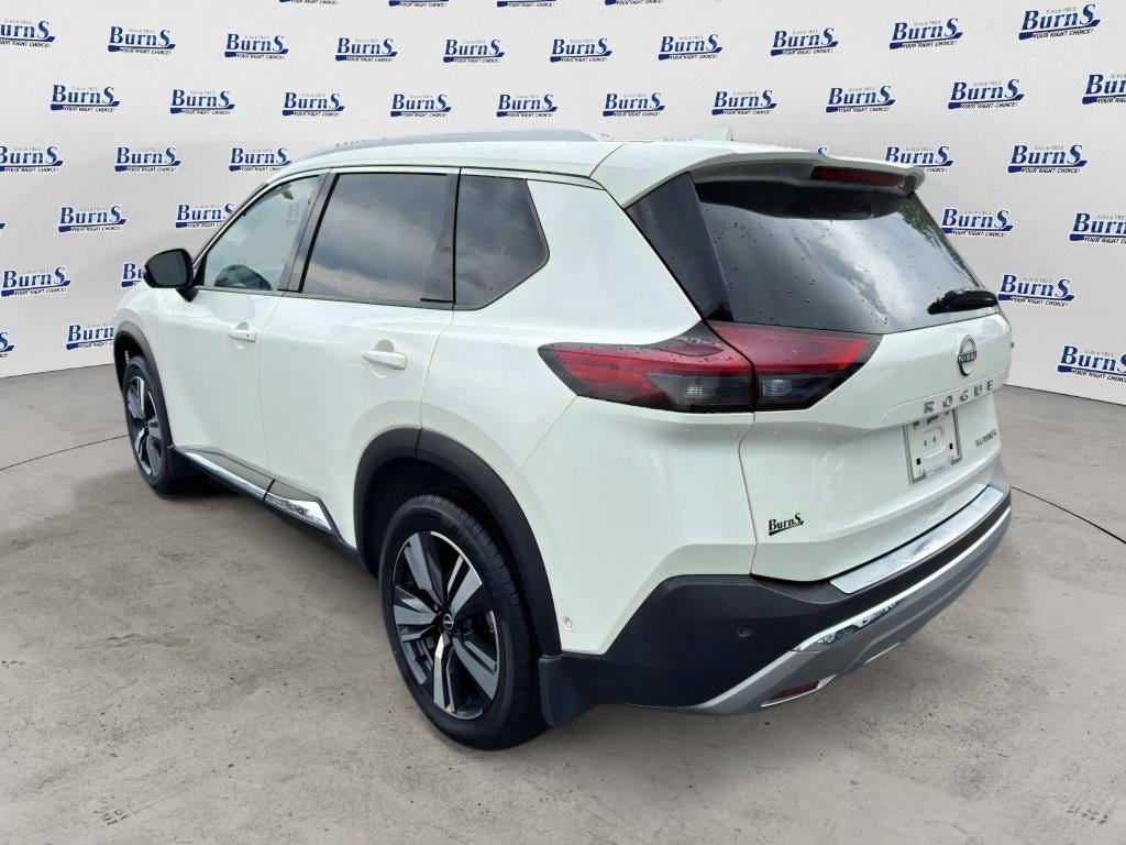 Used 2023 Nissan Rogue Platinum FWD image 5