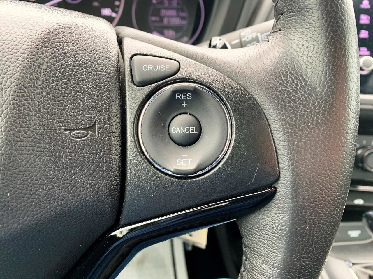 Used 2019 Honda HR-V Sport image 9