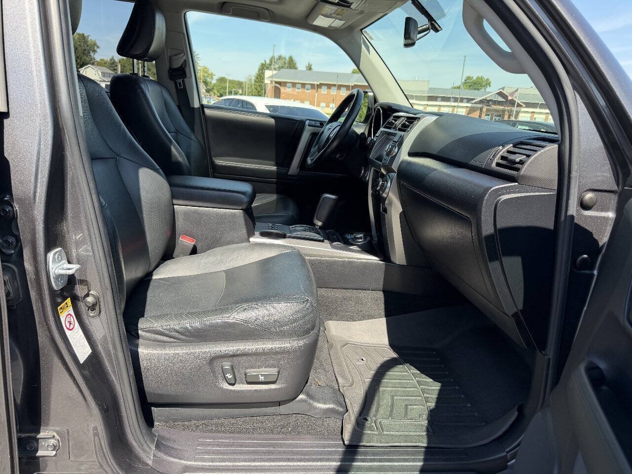 Used 2011 Toyota 4Runner Limited AWD/4WD image 11