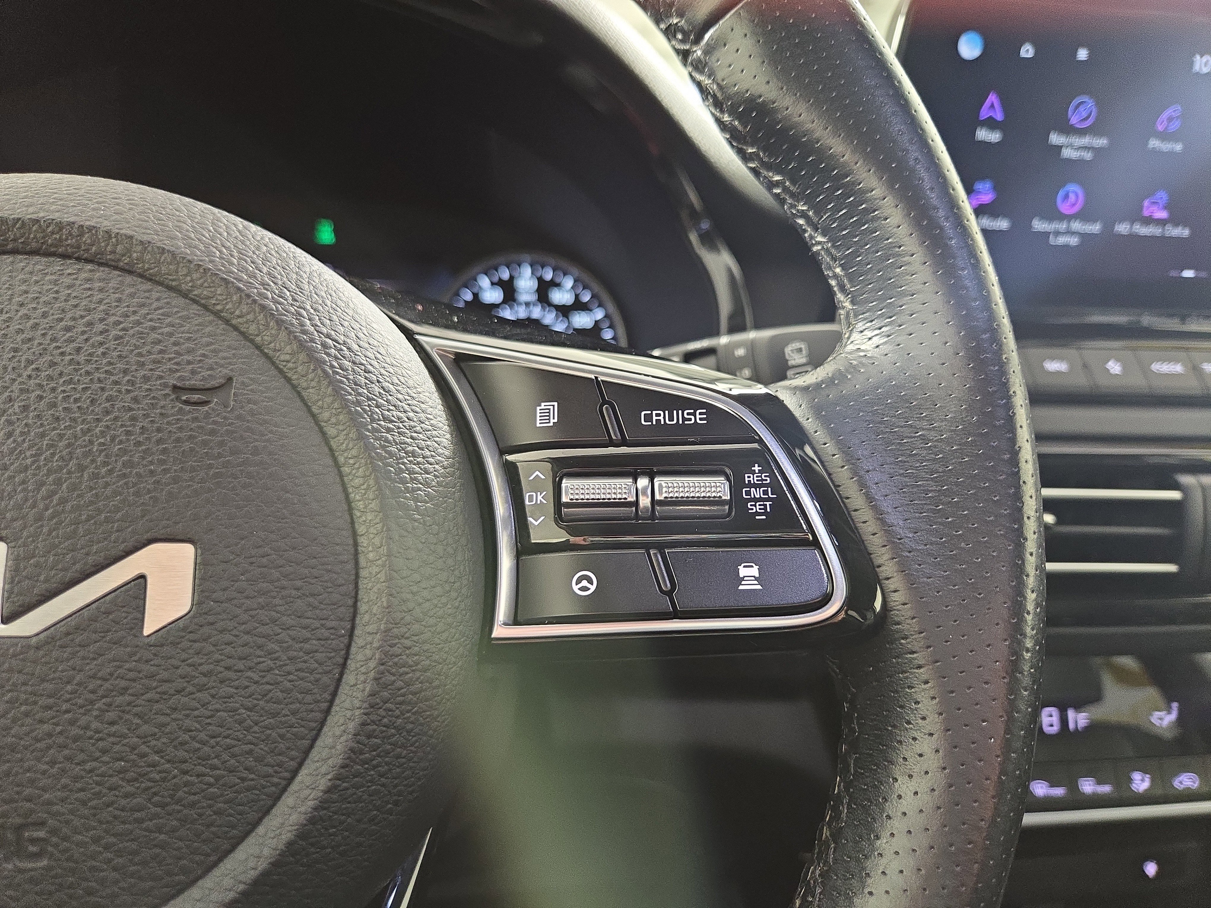 Used 2023 Kia Seltos SX w/ SX Sunroof Package image 16