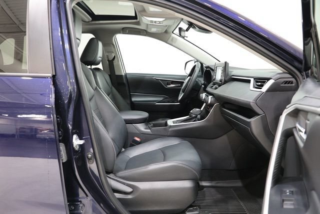 Used 2022 Toyota RAV4 XLE Premium AWD/4WD image 36