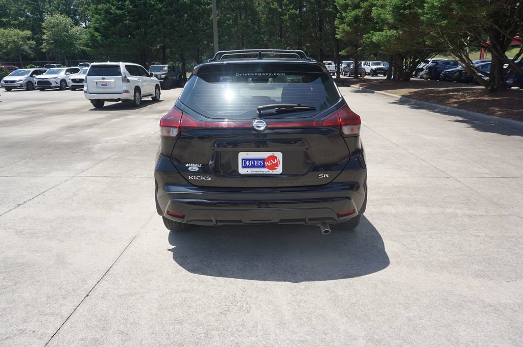 Used 2021 Nissan Kicks SR w/ Interior Electronics Package FWD image 18