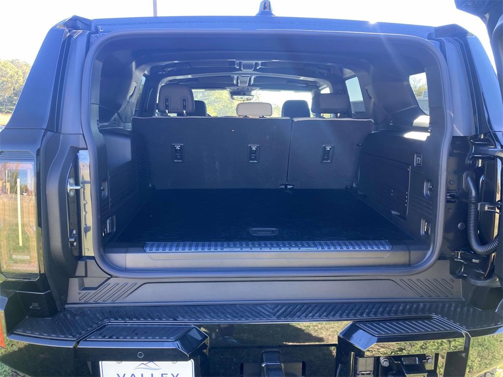 New 2026 GMC Hummer EV SUV w/ LPO, Dark Essentials Package image 11