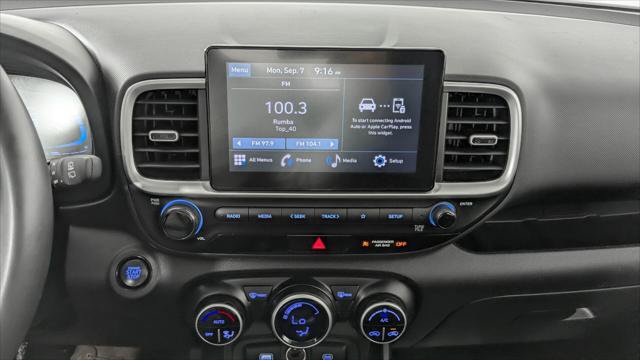 Used 2025 Hyundai Venue SEL FWD image 28