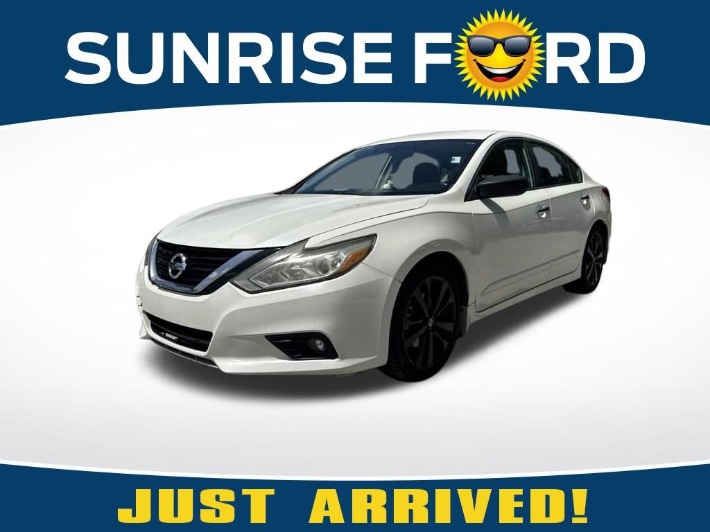 Used 2017 Nissan Altima 2.5 SR w/ Midnight Edition Package FWD image 1