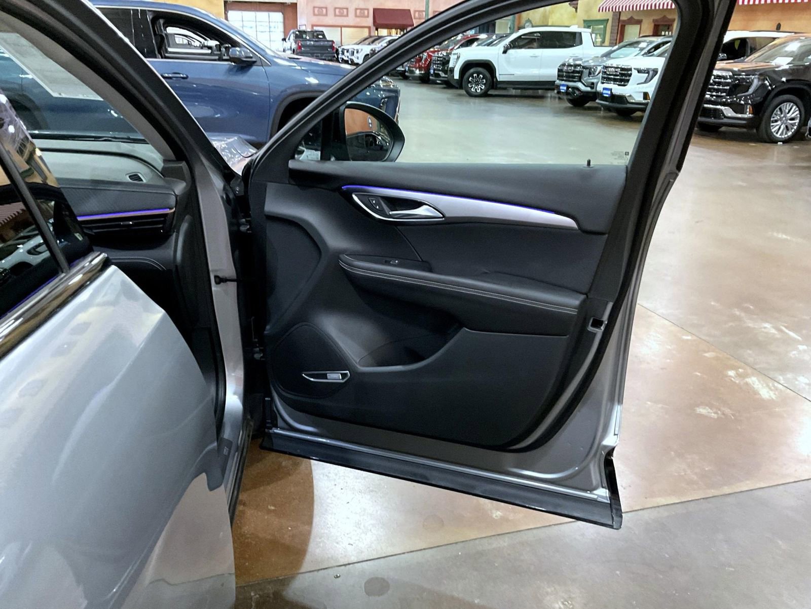 Certified 2025 Buick Envision Sport Touring image 16