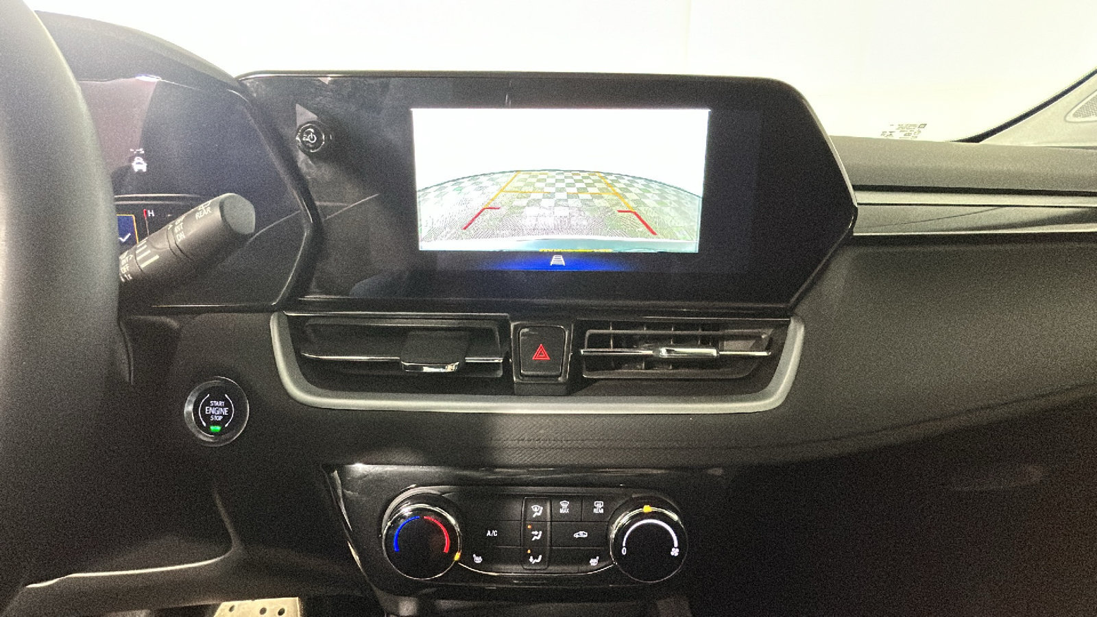 Used 2024 Chevrolet TrailBlazer LT w/ LT Cold Weather Package FWD image 29