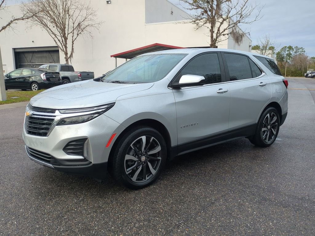 Used 2022 Chevrolet Equinox LT image 2